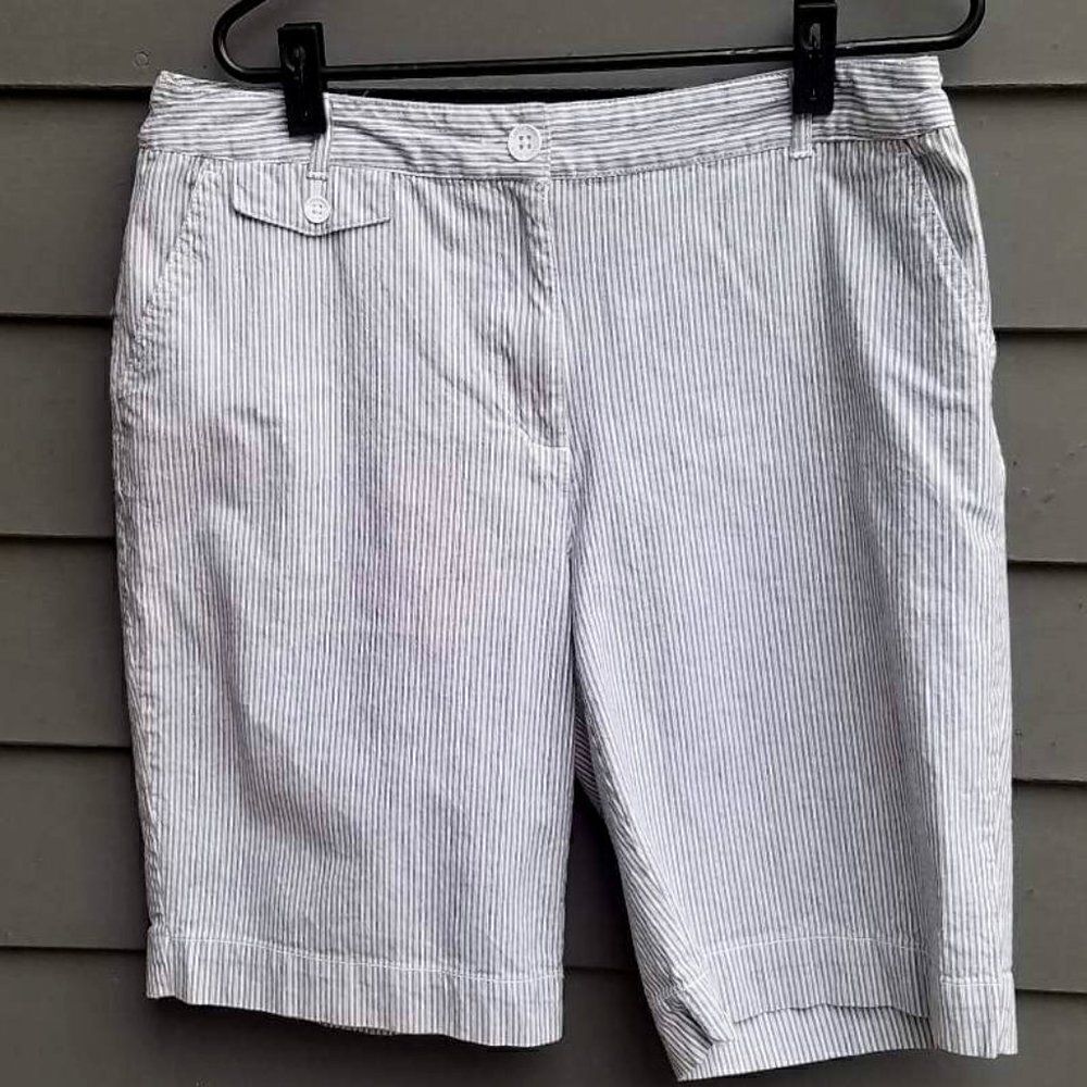 Laura Scott Gray/White Stripe Shorts - Size 10